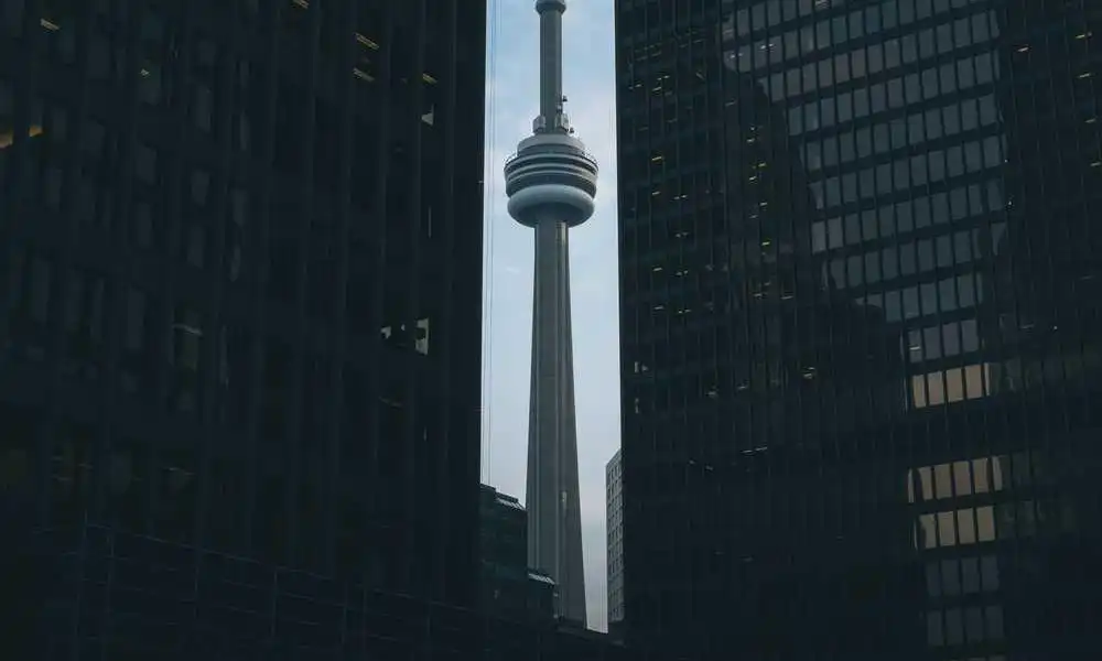 王蒙故里寻情踪：巴彦岱的文学心跳