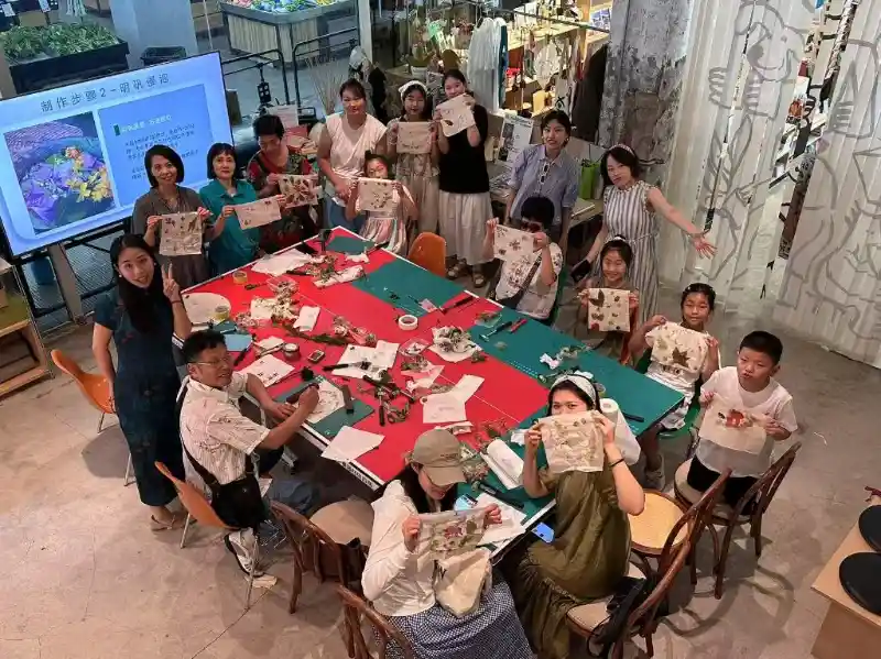 书香浸润烟火巷:成都菜市里的西部报国梦