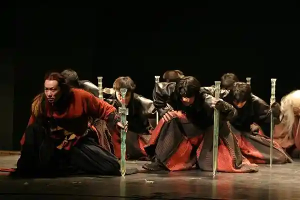 我们为何走进剧场?解密银幕上的话剧背后的新艺术风暴