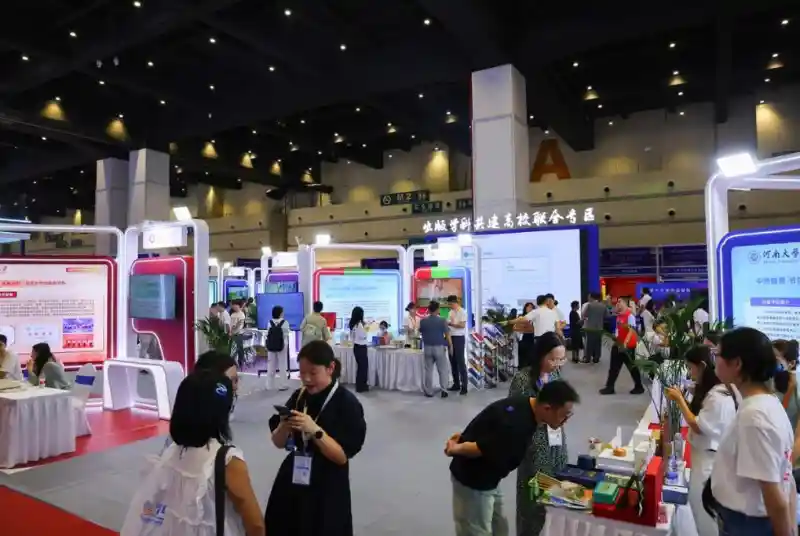 13所顶尖高校联袂出招!出版学科共建展惊艳亮相