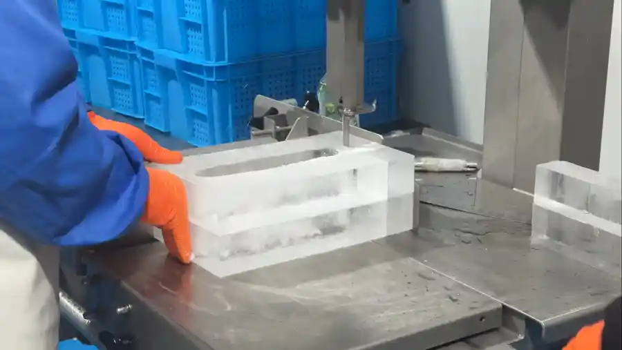 军大衣热销炎夏?这个生意竟供不应求